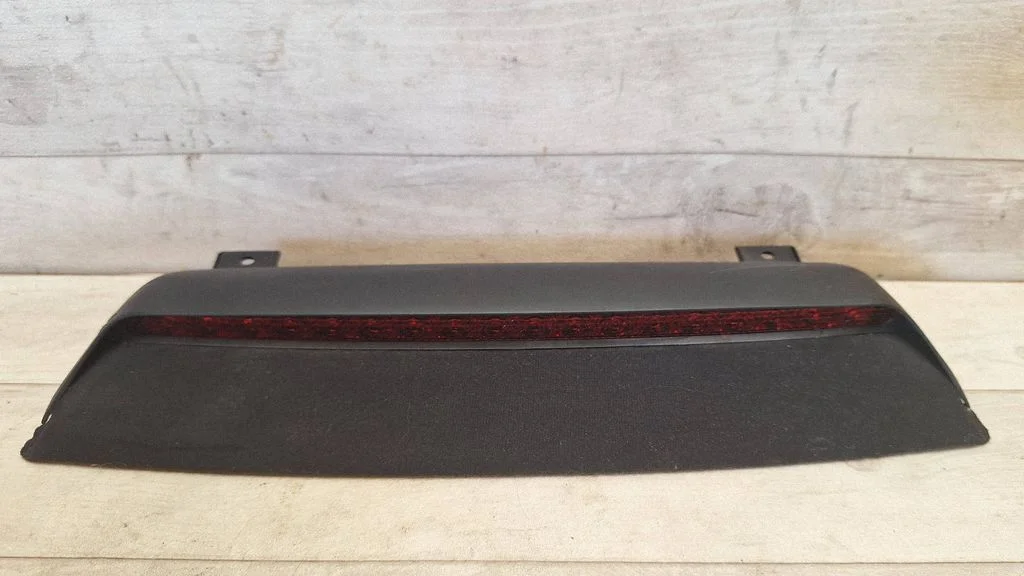 Third/center stoplight – Volkswagen Jetta IV (1999-2005)