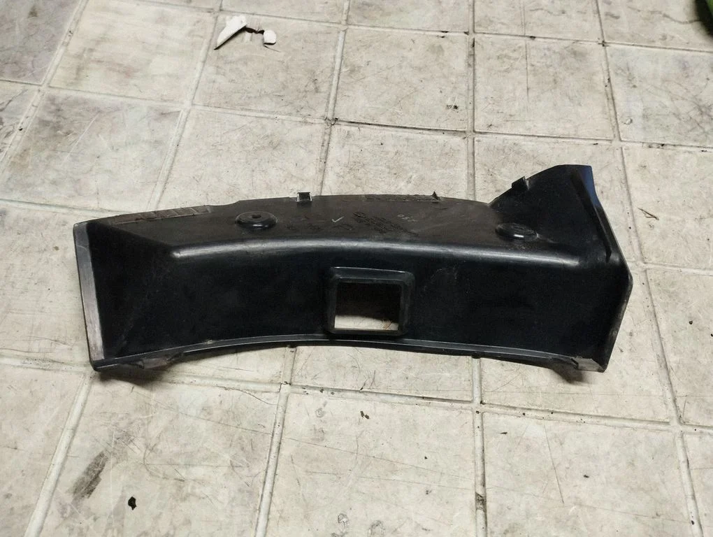 Rear/tail light trim molding – Subaru Outback (2009-2014)