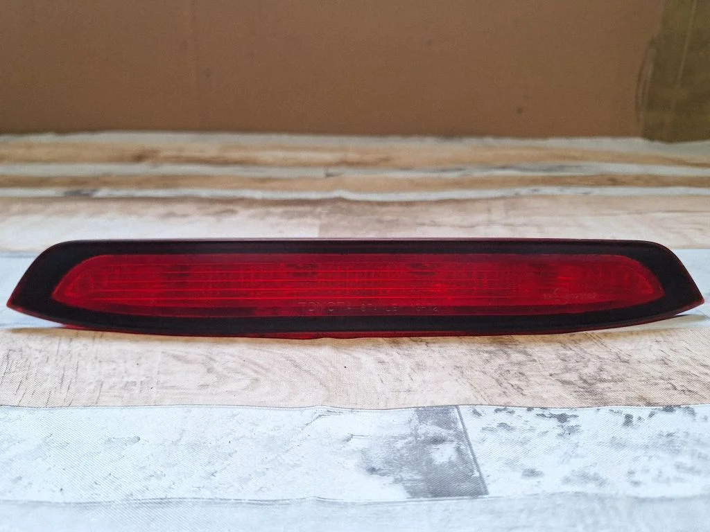 Third/center stoplight 020002