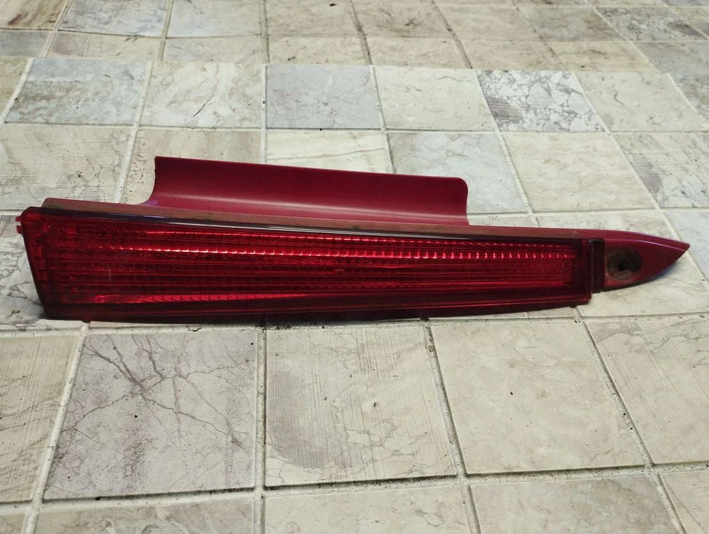 Aizmugurējais atstarotājs 9655863780