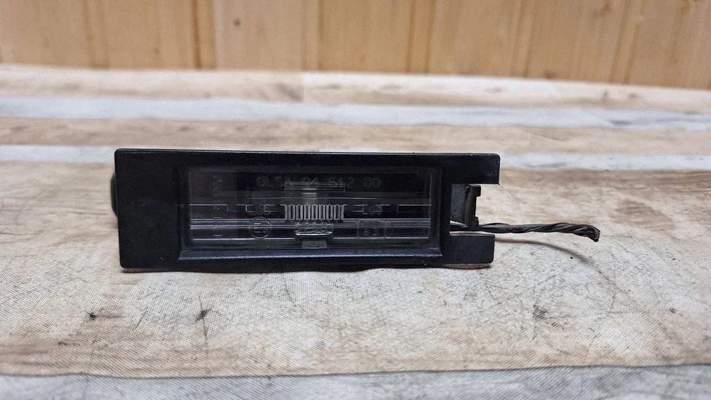 Number plate light 13139990