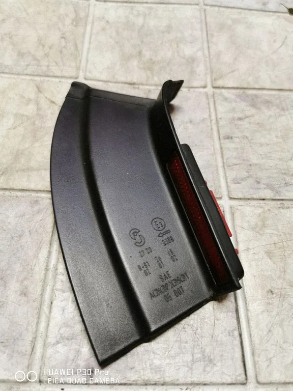 Odblask tylny – Volkswagen Passat B6 (2005-2010)