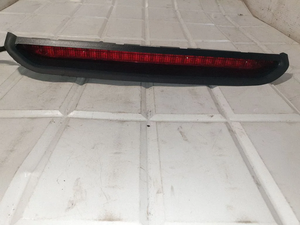 Papildu stopgaismas lukturis 024469480