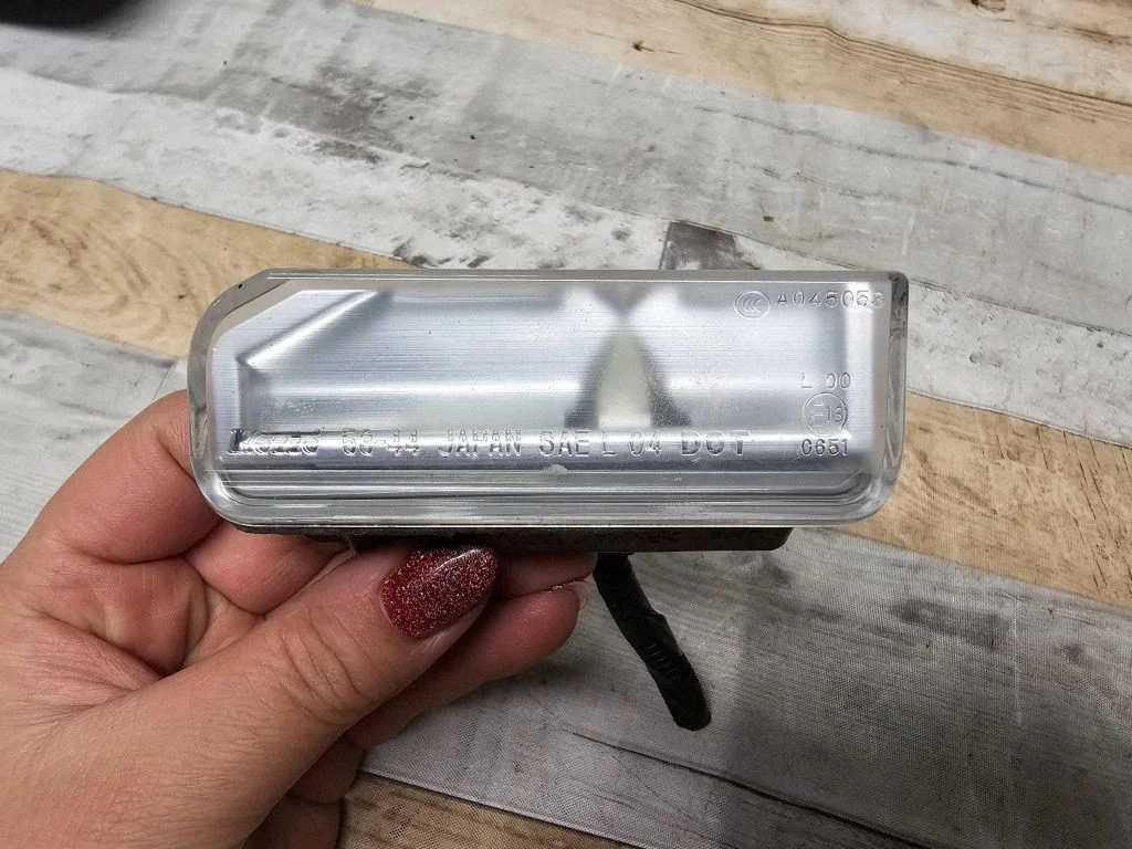 Number plate light A045053