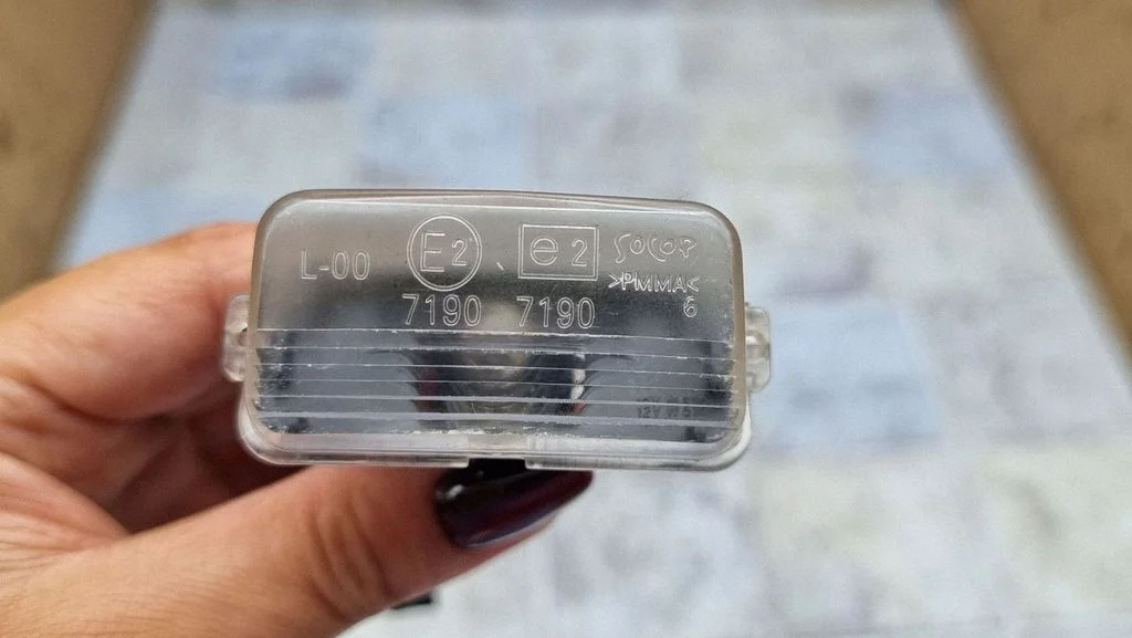 Numura zīmes apgaismojums 7190
