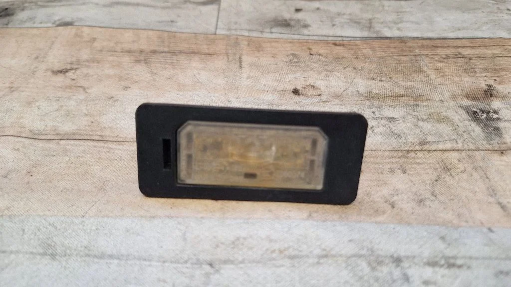 Number plate light 63267193293