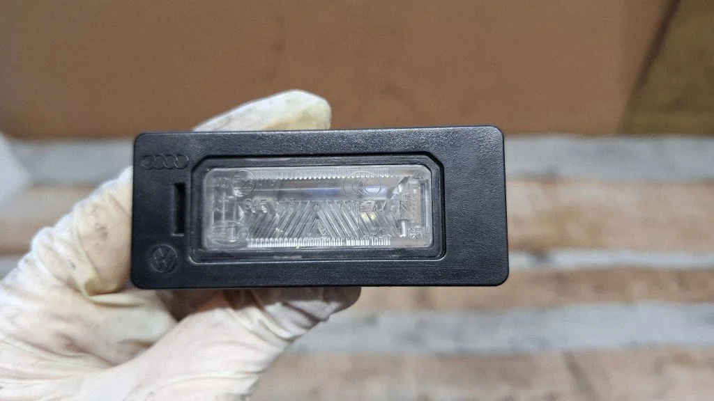 Number plate light A046341