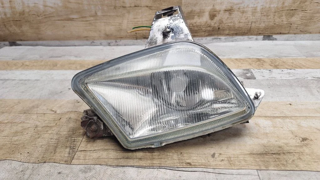 Priekšējais miglas lukturis 6205R4