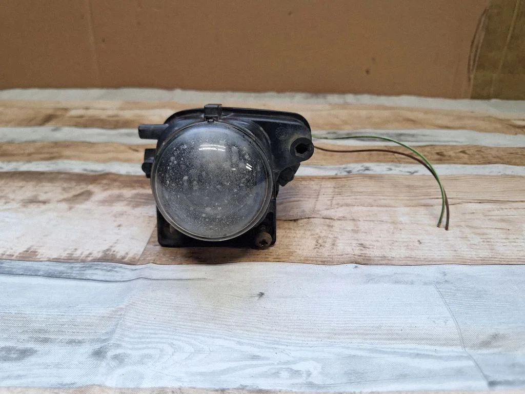 Front fog light 14933100