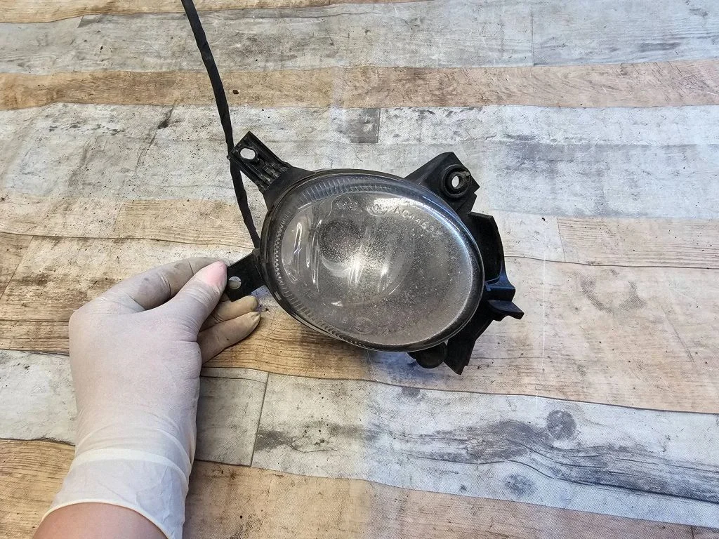 Front fog light 8E0941700C