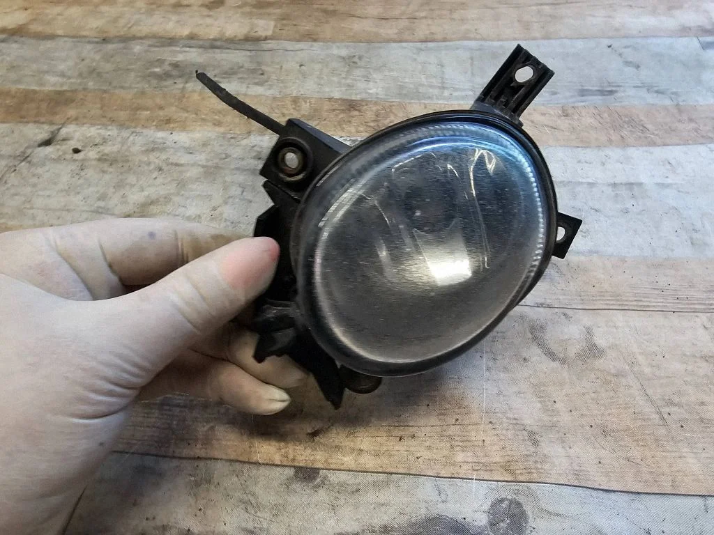 Front fog light 8E0941699C