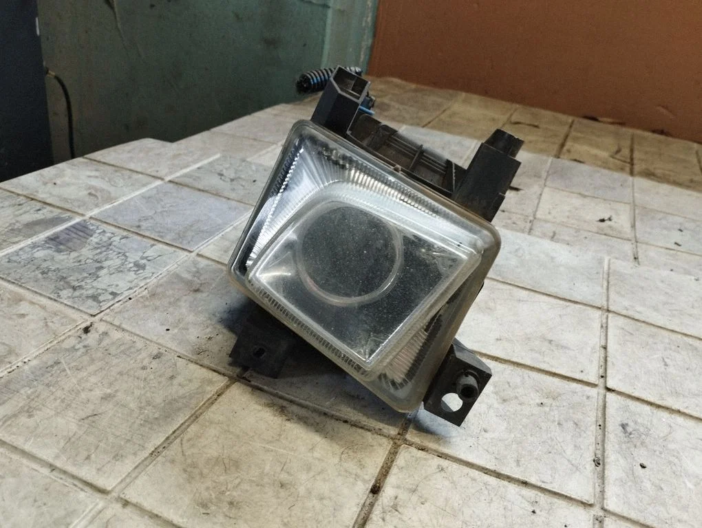 Front fog light – Opel Vectra C (2002-2005)