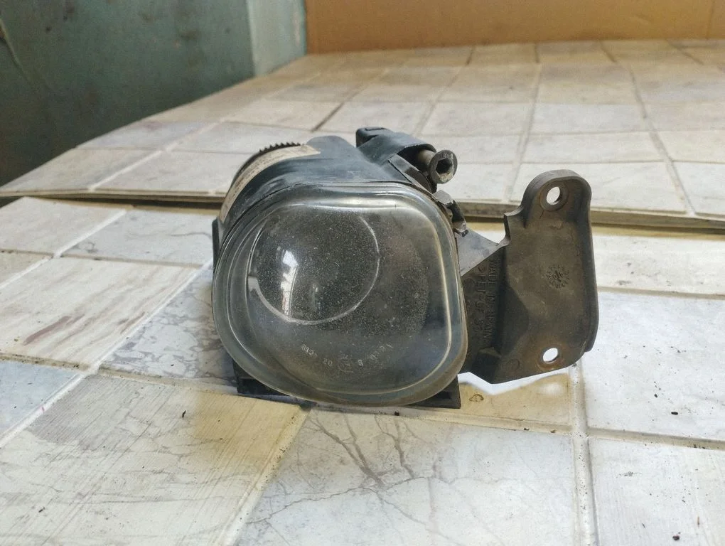 Front fog light 4B0941699A