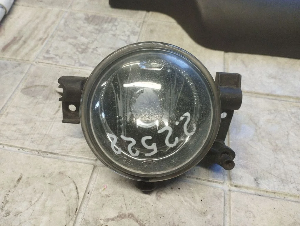 Halogen przedni 3M5115K202AA