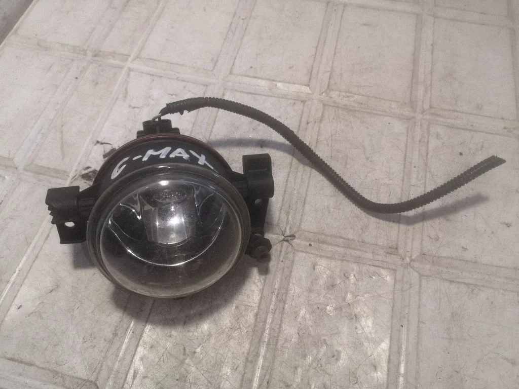 Front fog light – Ford Focus C-MAX (2003-2010)