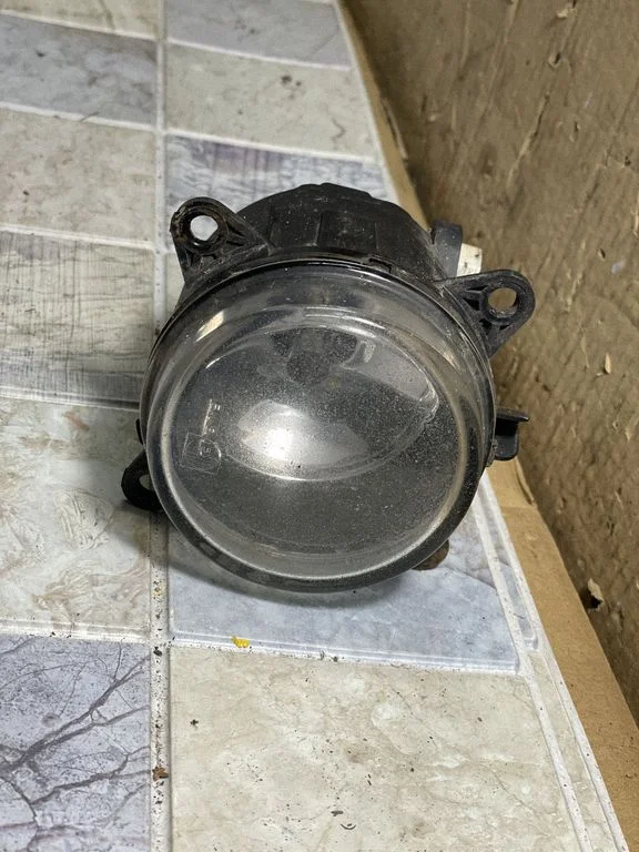 Front fog light 89210472