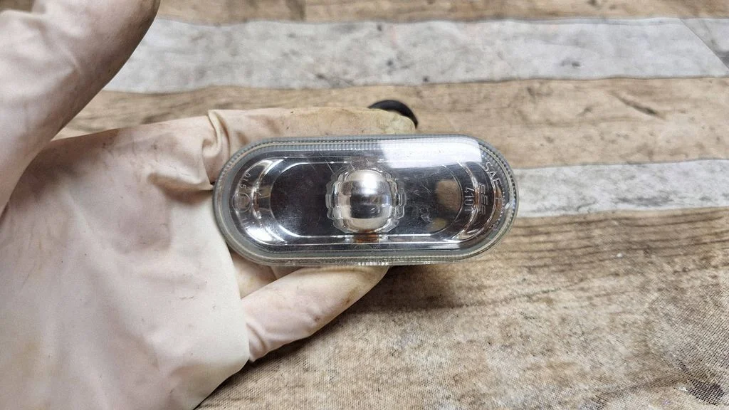 Front fender indicator light 1J0949117