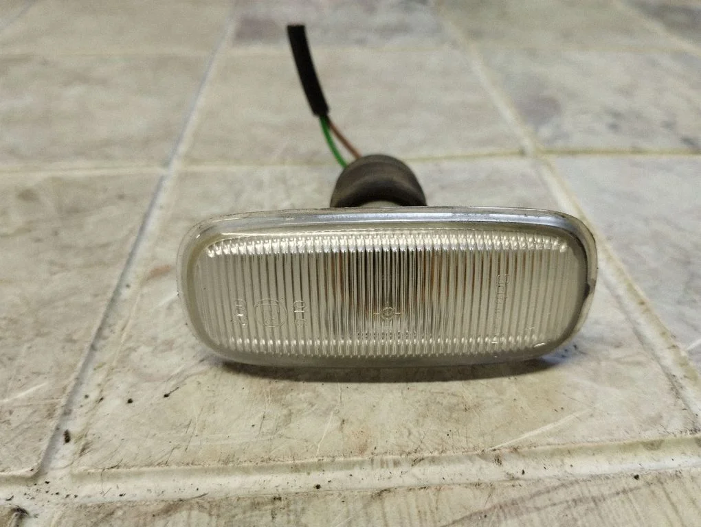 Front fender indicator light – Audi A6 Allroad C5 (1999-2005)