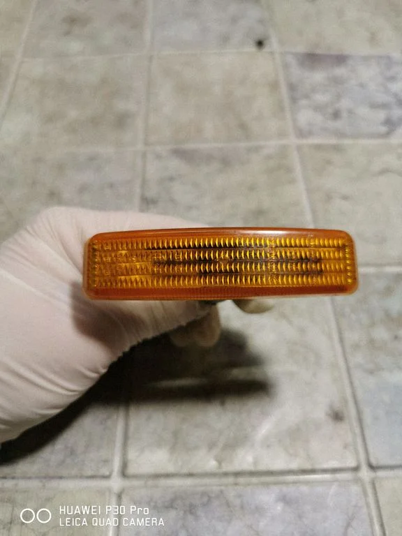 Front fender indicator light 8360205