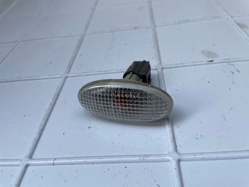 Front fender indicator light – Mazda 3 I (2003-2006)