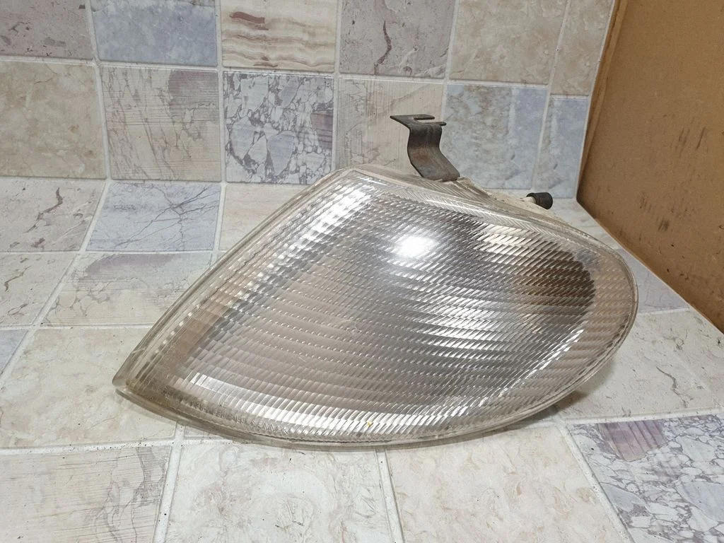 Kierunkowskaz przedni 7M0953041D
