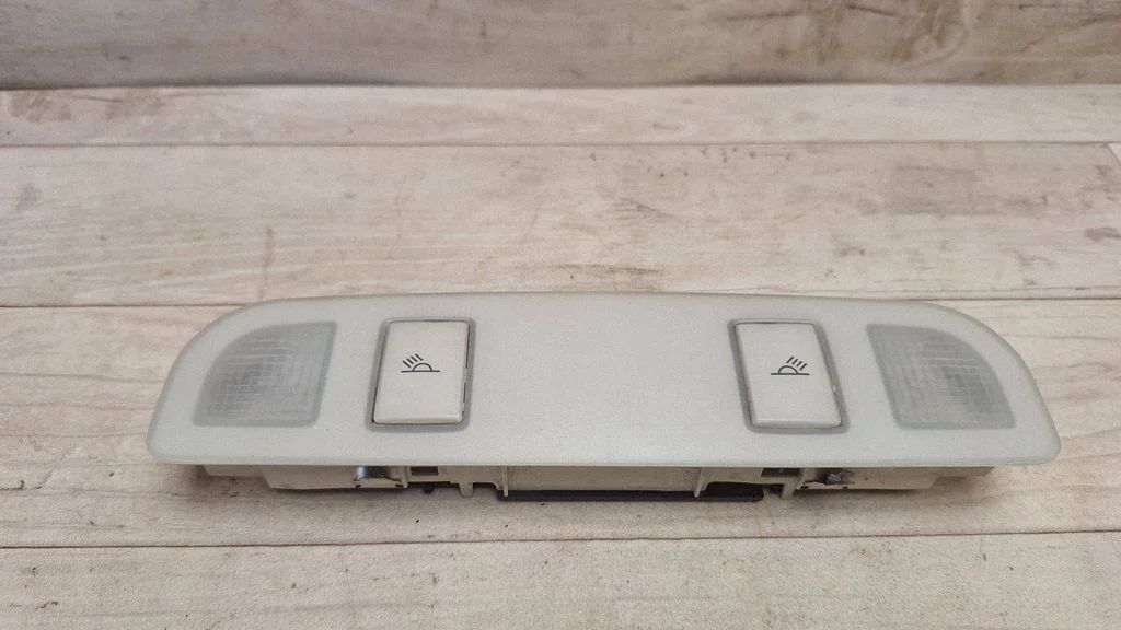 Rear seat light 4F0947111