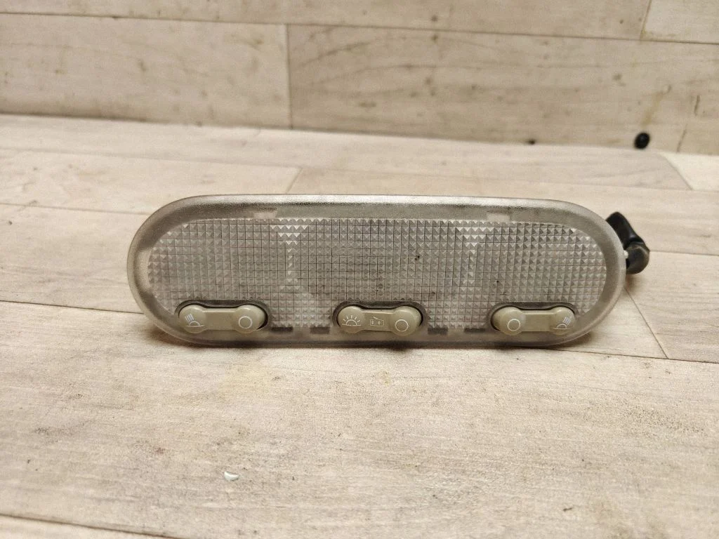 Rear seat light 8200073234