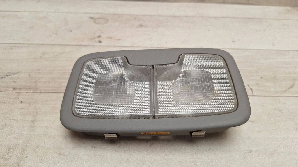 Rear seat light 928503RXXX