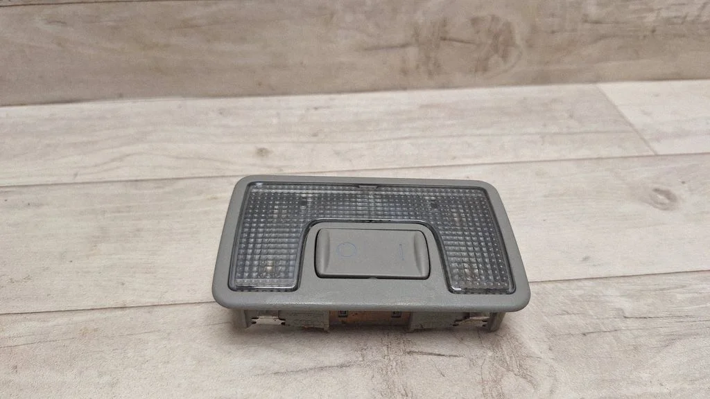 Rear seat light 4B9947123