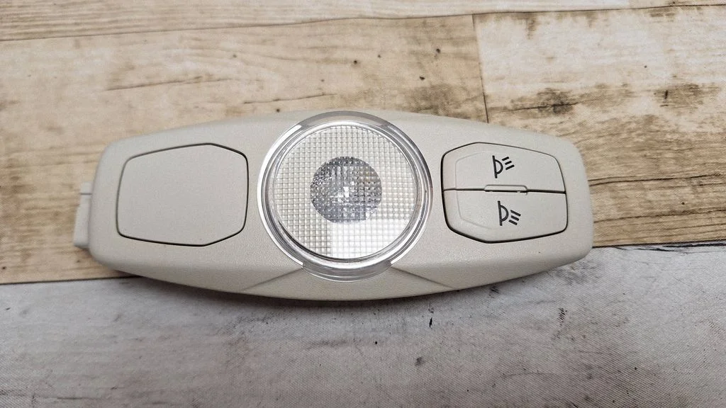 Rear seat light AM5113K767BD