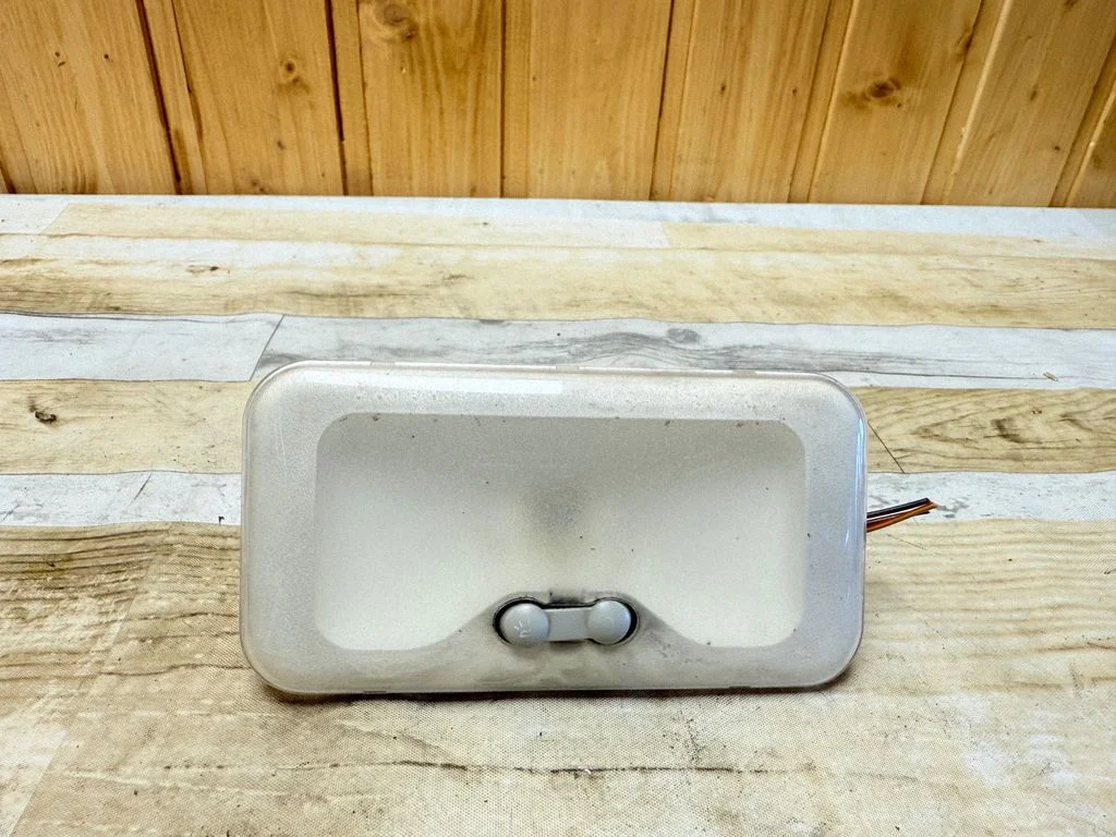 Rear seat light M104300