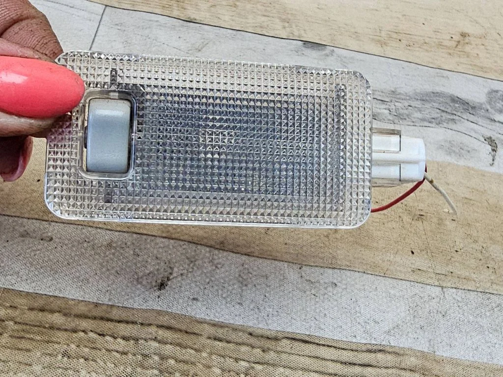Rear seat light – Toyota Prius (NHW20) (2003-2009)