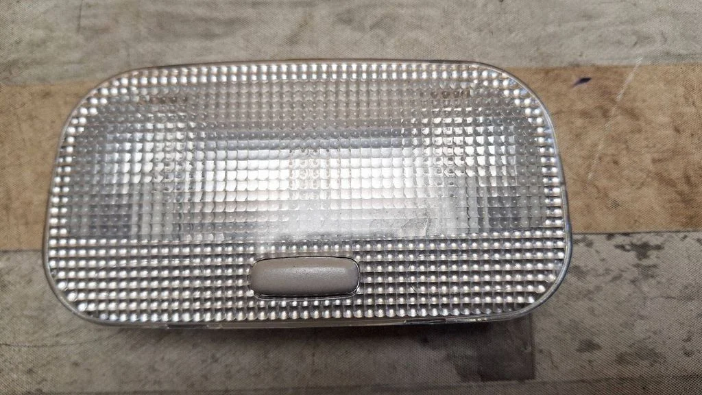 Rear seat light PBTPGF302