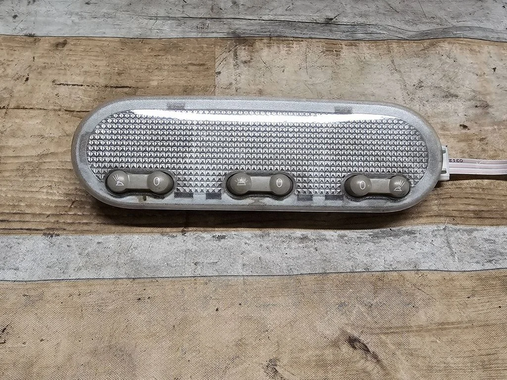 Rear seat light 81463