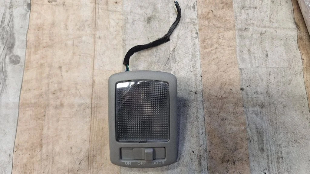Rear seat light 928002D0