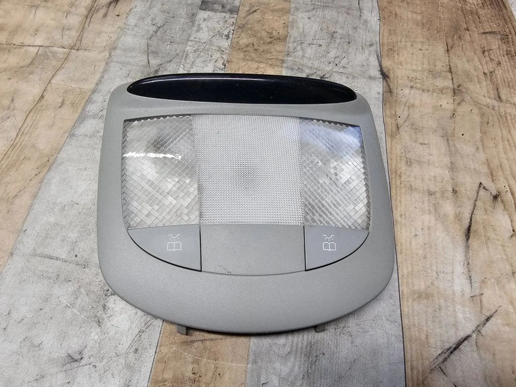 Rear seat light – Mercedes-Benz R-Class W251 (2005-2013)