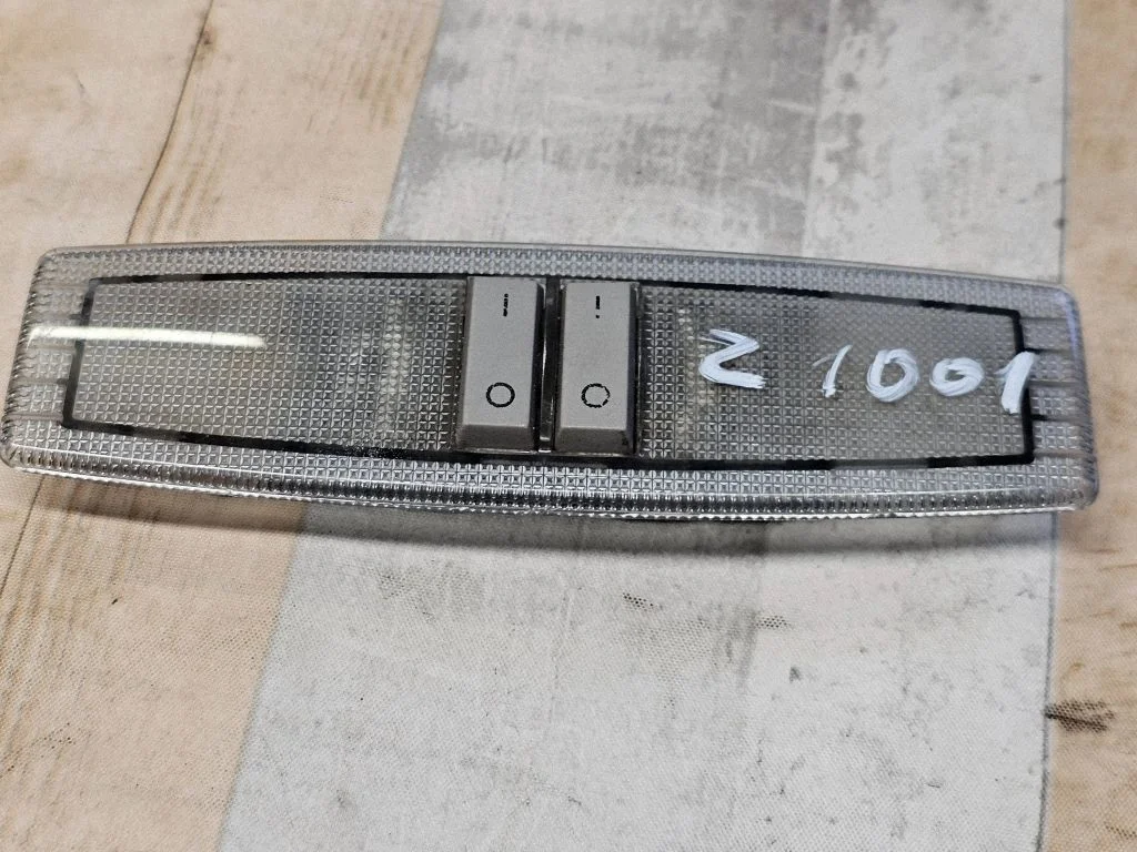 Rear seat light 13101041