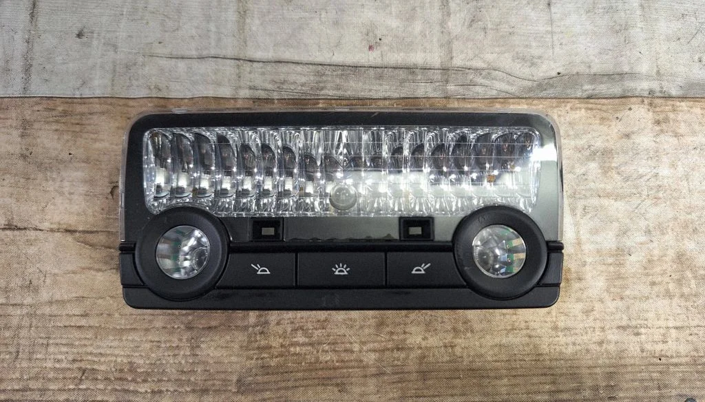 Rear seat light 9163699
