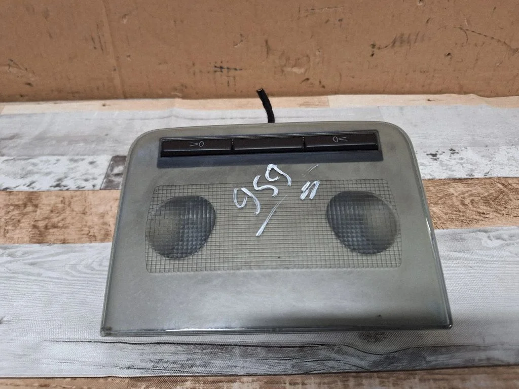 Aizmugurējo sēdvietu apgaismojuma lukturis 6006228