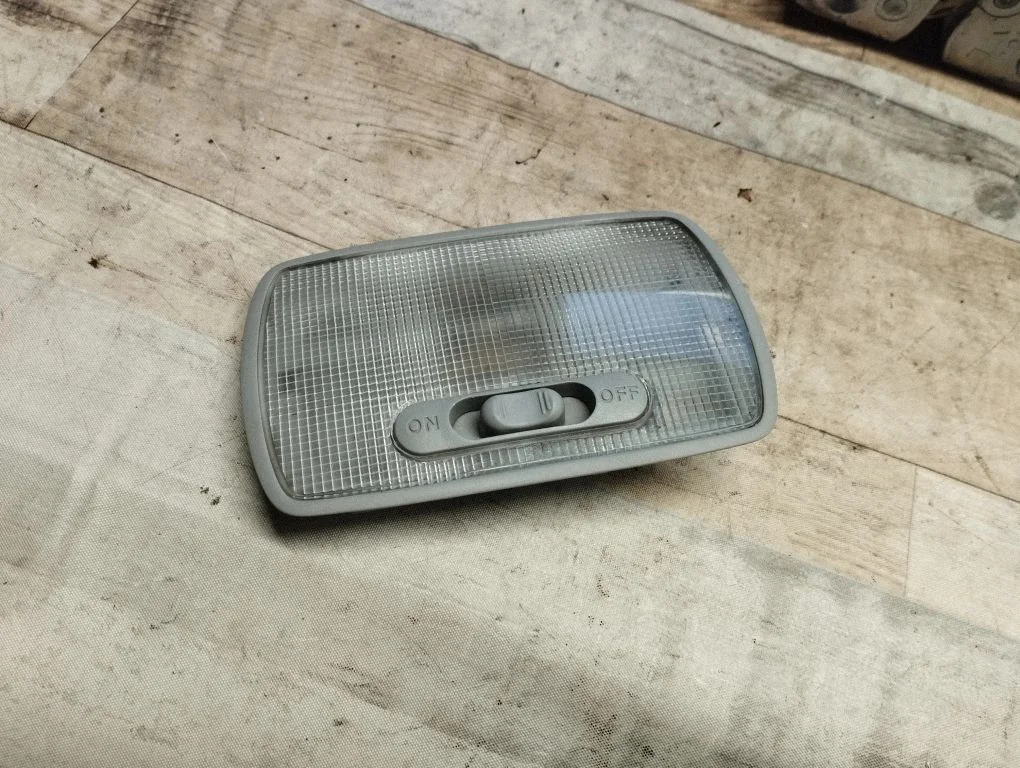 Tagaistmete valgustustuli – Honda Civic (2006-2011)