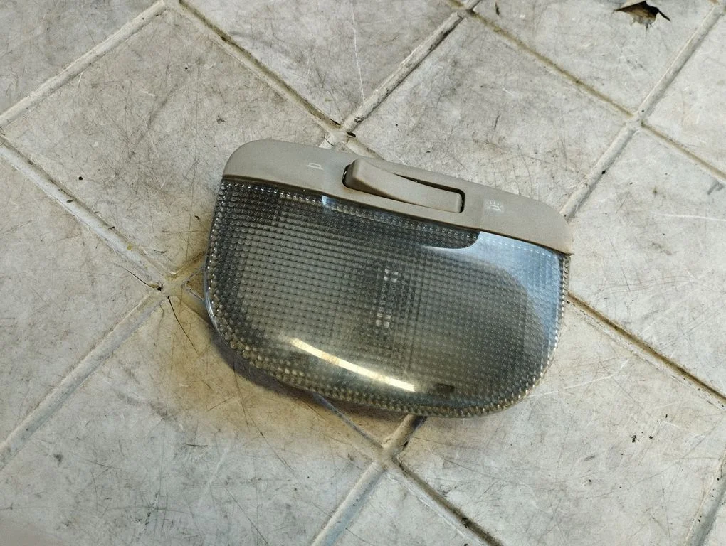 Rear seat light – Subaru Outback (2007-2009)
