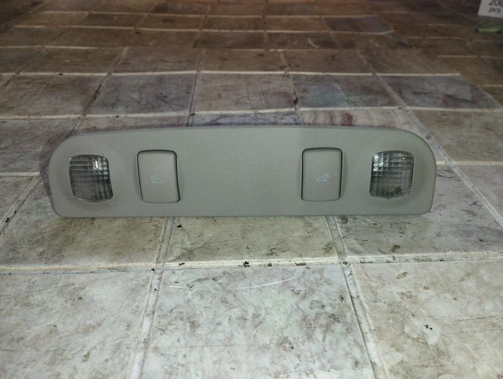 Rear seat light 8E0947111A