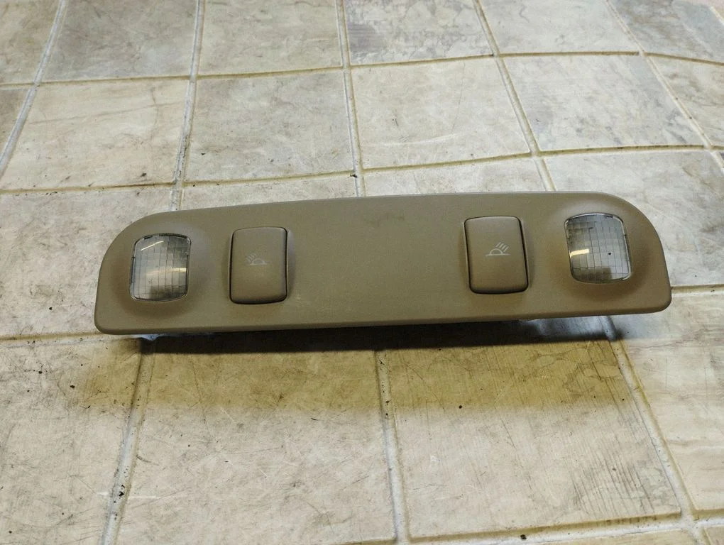 Rear seat light 8E0947111A
