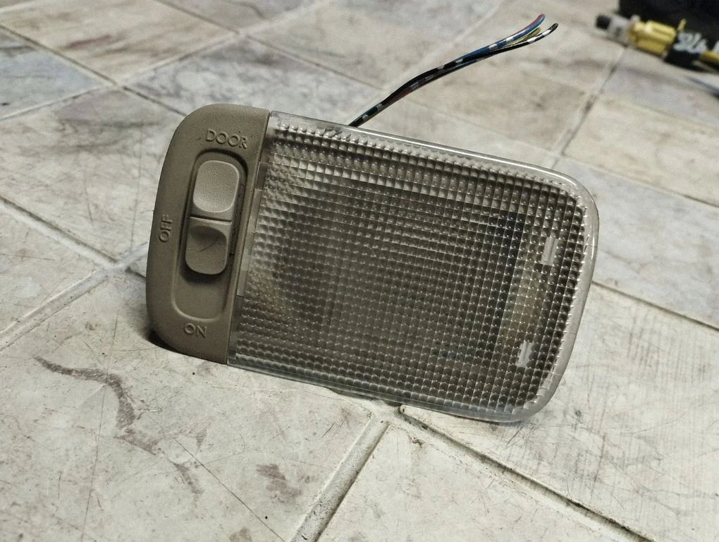 Rear seat light – Subaru Outback (2007-2009)