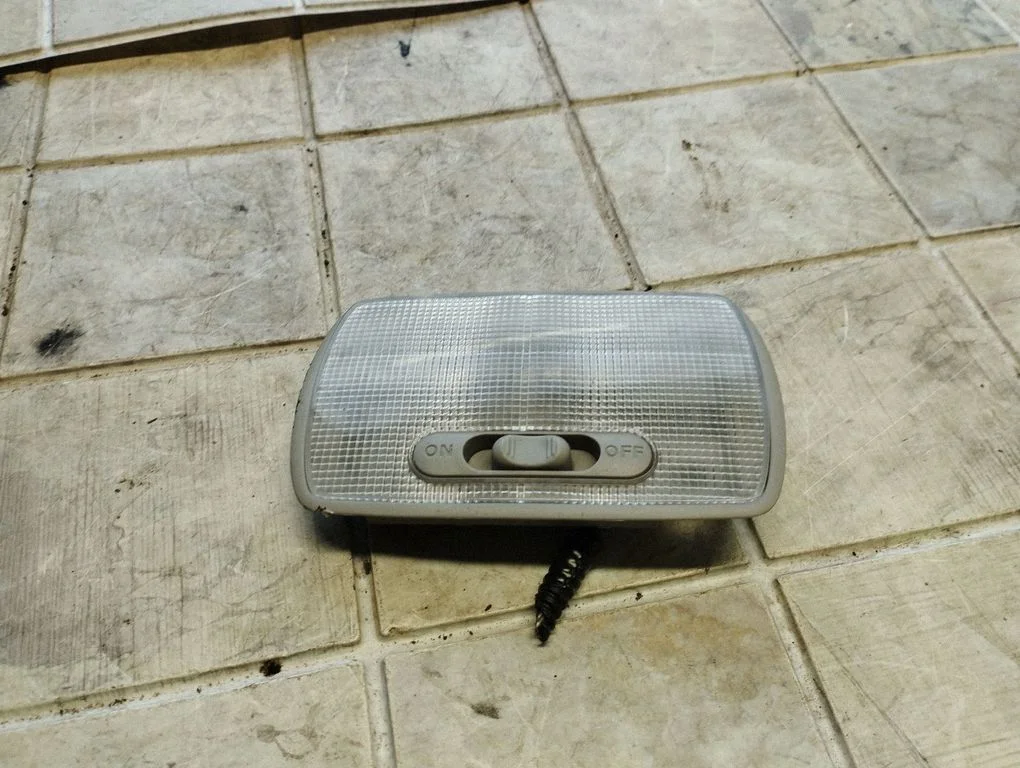 Tagaistmete valgustustuli – Honda Accord (2003-2007)