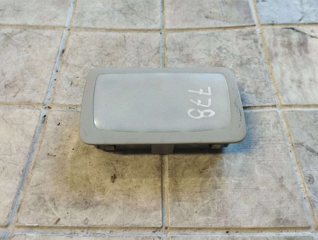 Rear seat light 4F9947123
