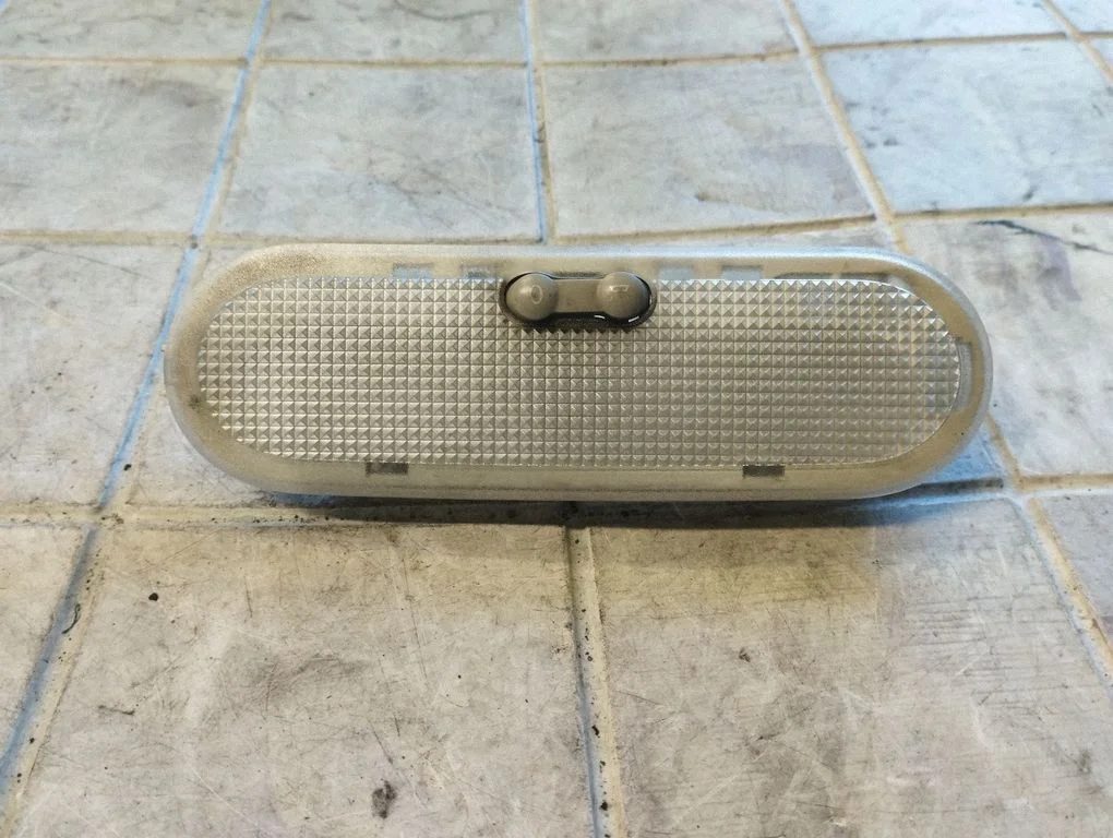 Rear seat light 8200074362