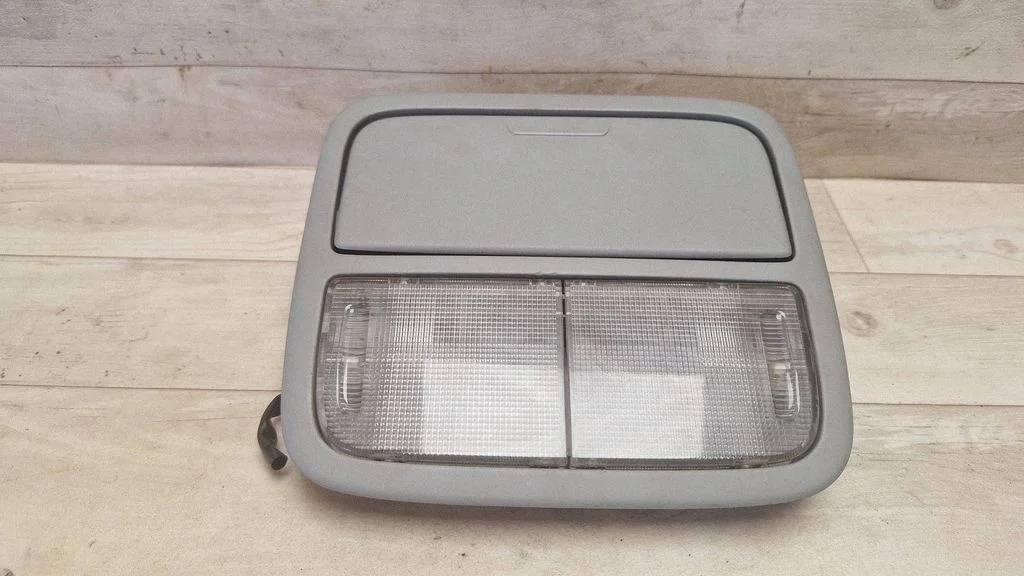 Front seat light – Honda Accord (2003-2007)