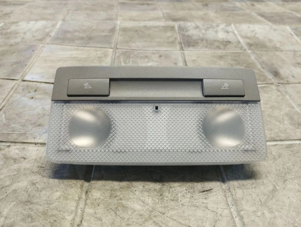 Rear seat light 316627975