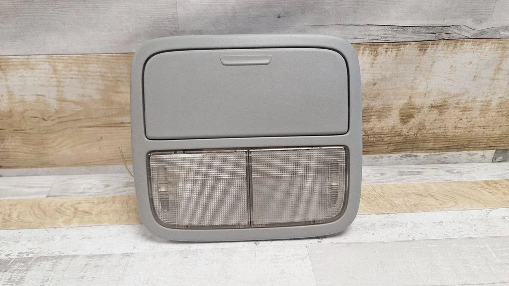 Front seat light – Honda Accord (2003-2007)